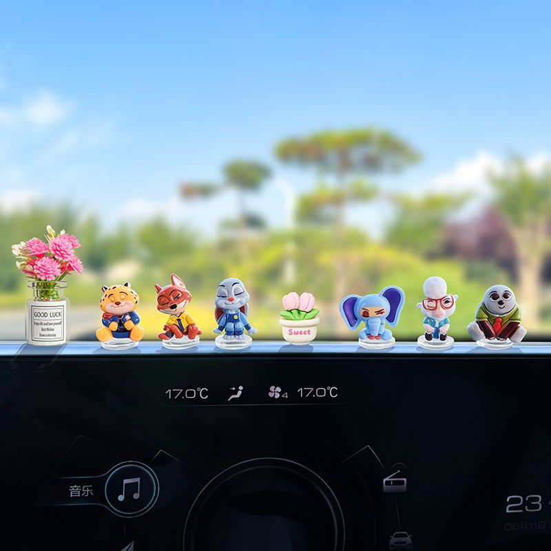 ズートピアの漫画風車の飾り物、車のディスプレイ、ダッシュボー - Gaming Accessories Anime のレビューと価格